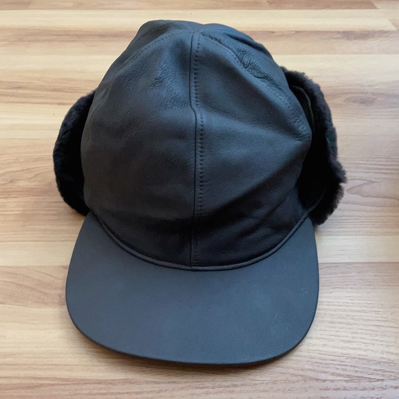NWT UGG Faux Fur Shearling Lined Leather Hat